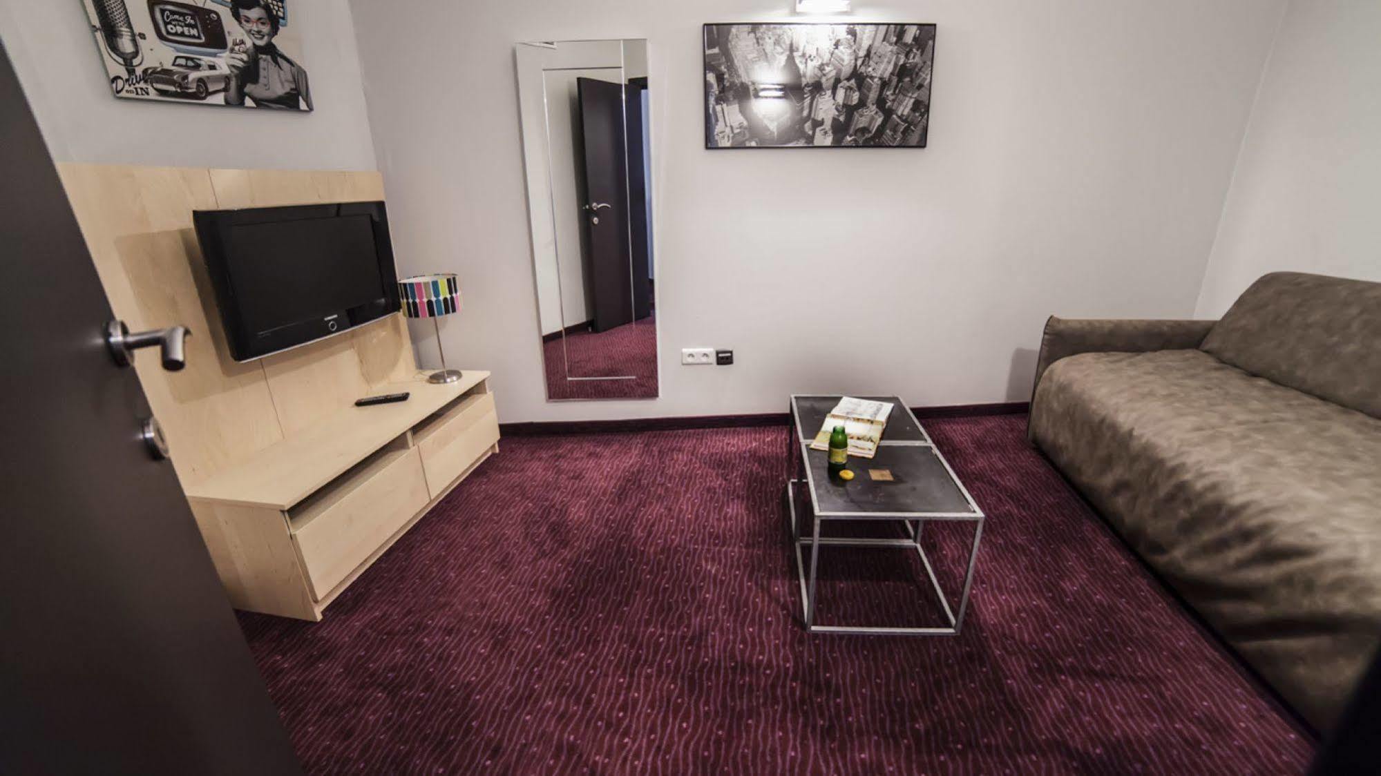 Hotel Kanai ลีลล์ ภายนอก รูปภาพ