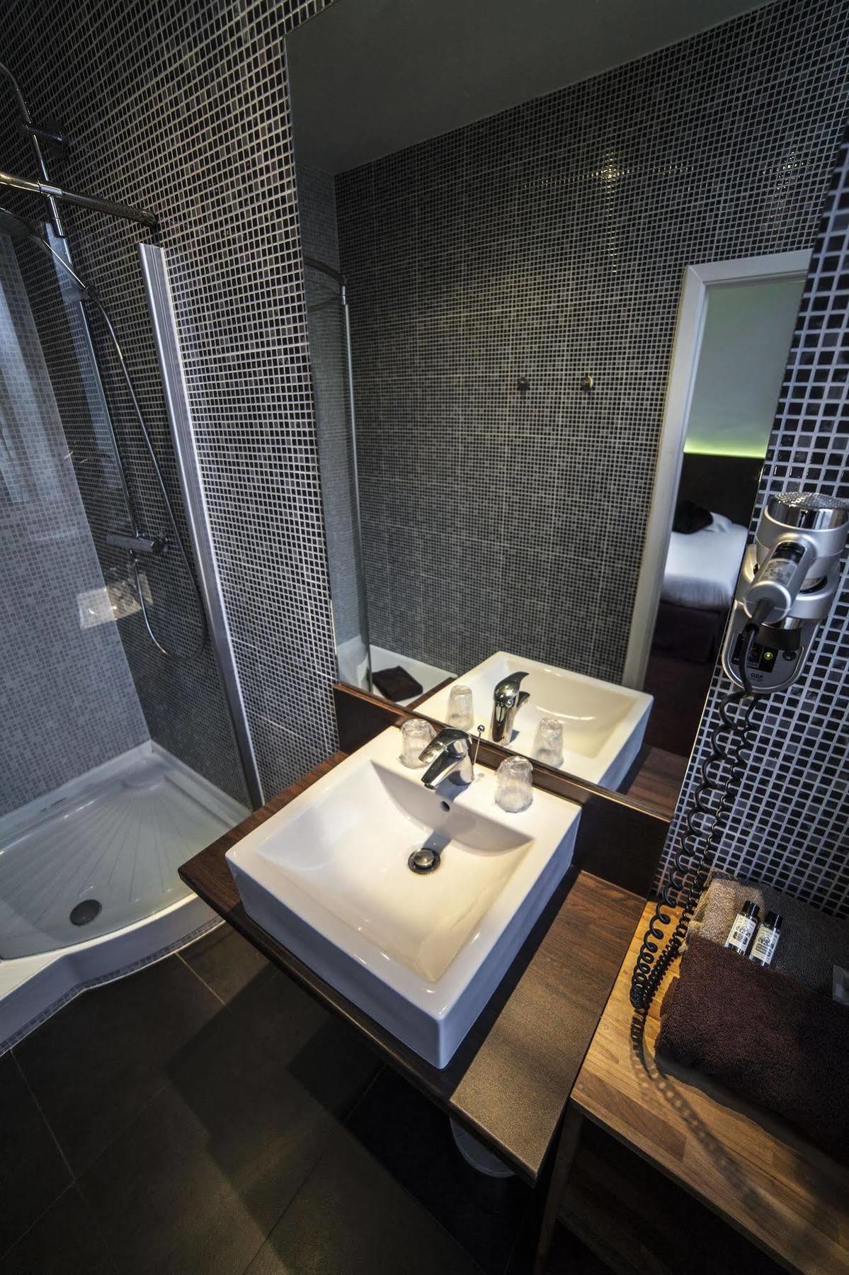 Hotel Kanai ลีลล์ ภายนอก รูปภาพ